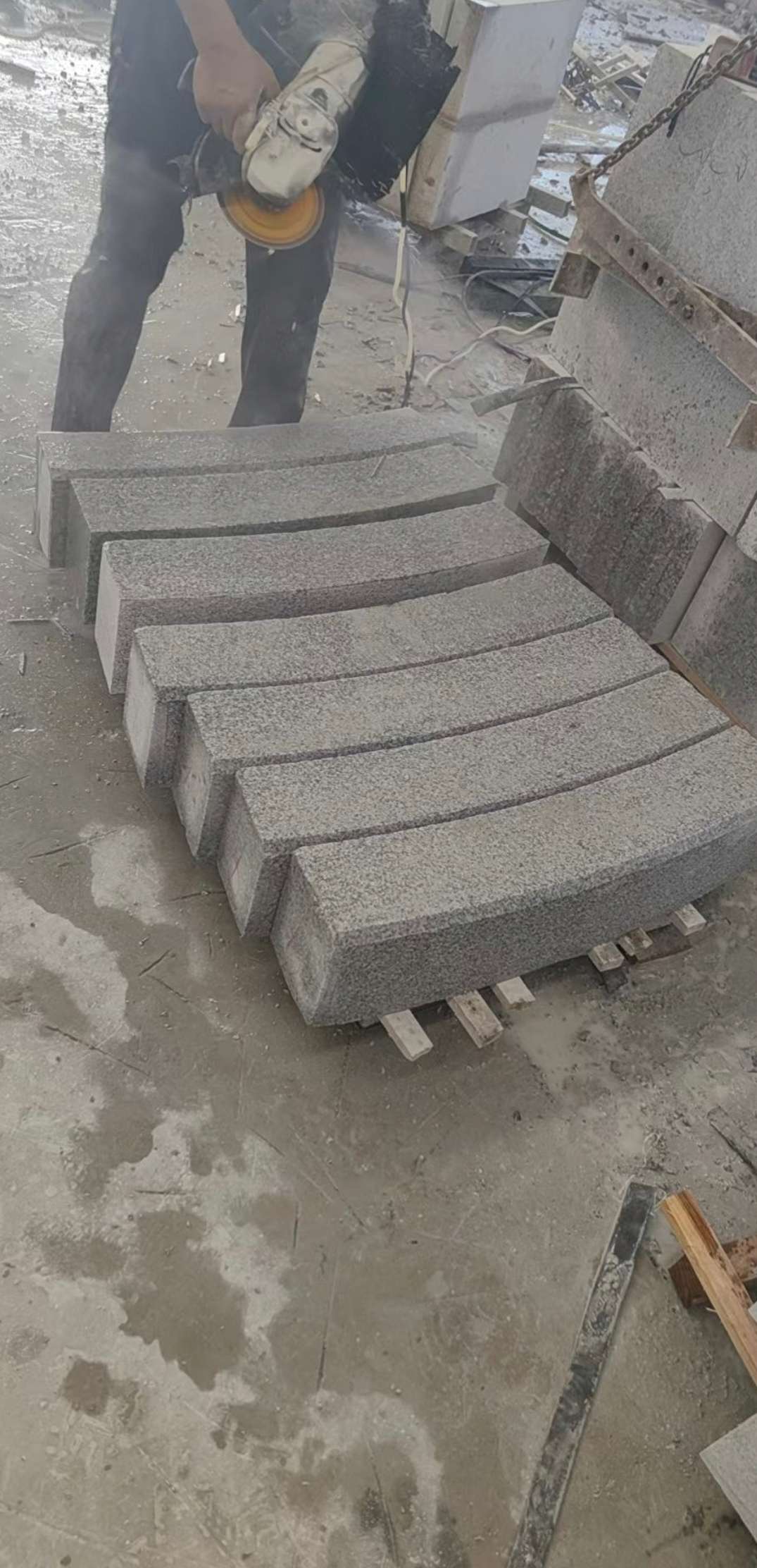 芜湖芝麻白弧形路牙石